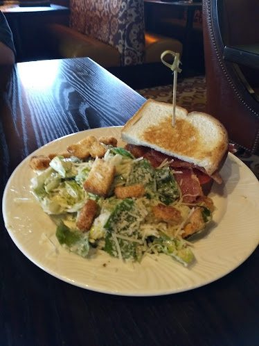 Wildhorse Grill, Lounge & Bar