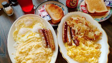 Fifth Wheel — Restaurant Food And Dining Photo