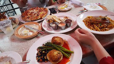 Pickwick & Frolic Restaurant and Club