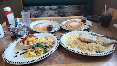 Black Bear Diner Olathe — Restaurant Food And Dining Photo