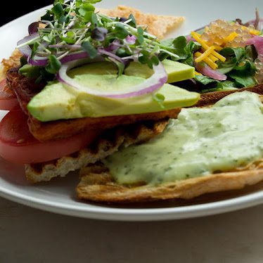 Essen Kitchen. Crave-Worthy Plant Based Food — Restaurant Food And Dining Photo