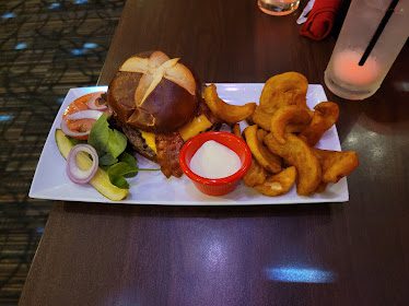 Screamers Dining and Cabaret: A Family Restaurant — Restaurant Food And Dining Photo