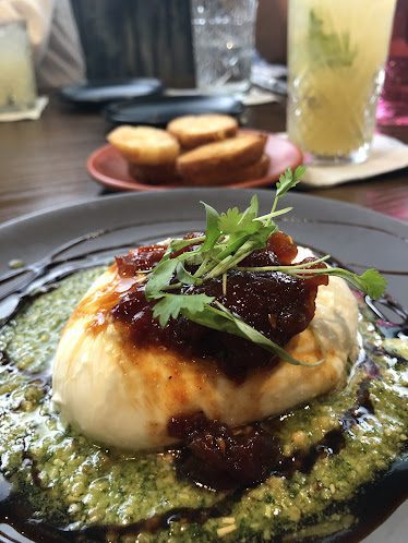 Delaney's Tavern — Restaurant Food And Dining Photo