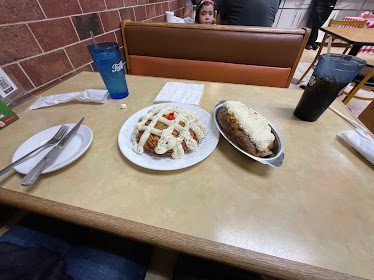 Mrs. Potato Restaurant — Restaurant Food And Dining Photo