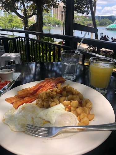 Osphere Neighborhood Grill and Bar — Restaurant Food And Dining Photo