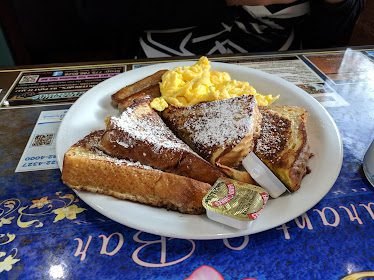 Lili's Restaurant & Bar