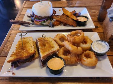 Bighorn Tavern Reno — Restaurant Food And Dining Photo