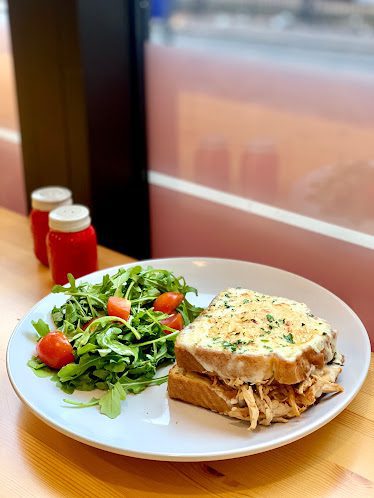 Mon Ami Restaurant — Restaurant Food And Dining Photo