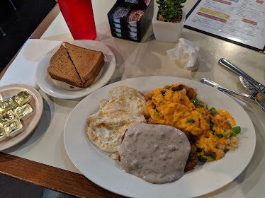 Mom & Pops Family Restaurant