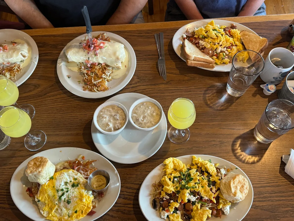 hatch'd STL: Restaurant Photograph