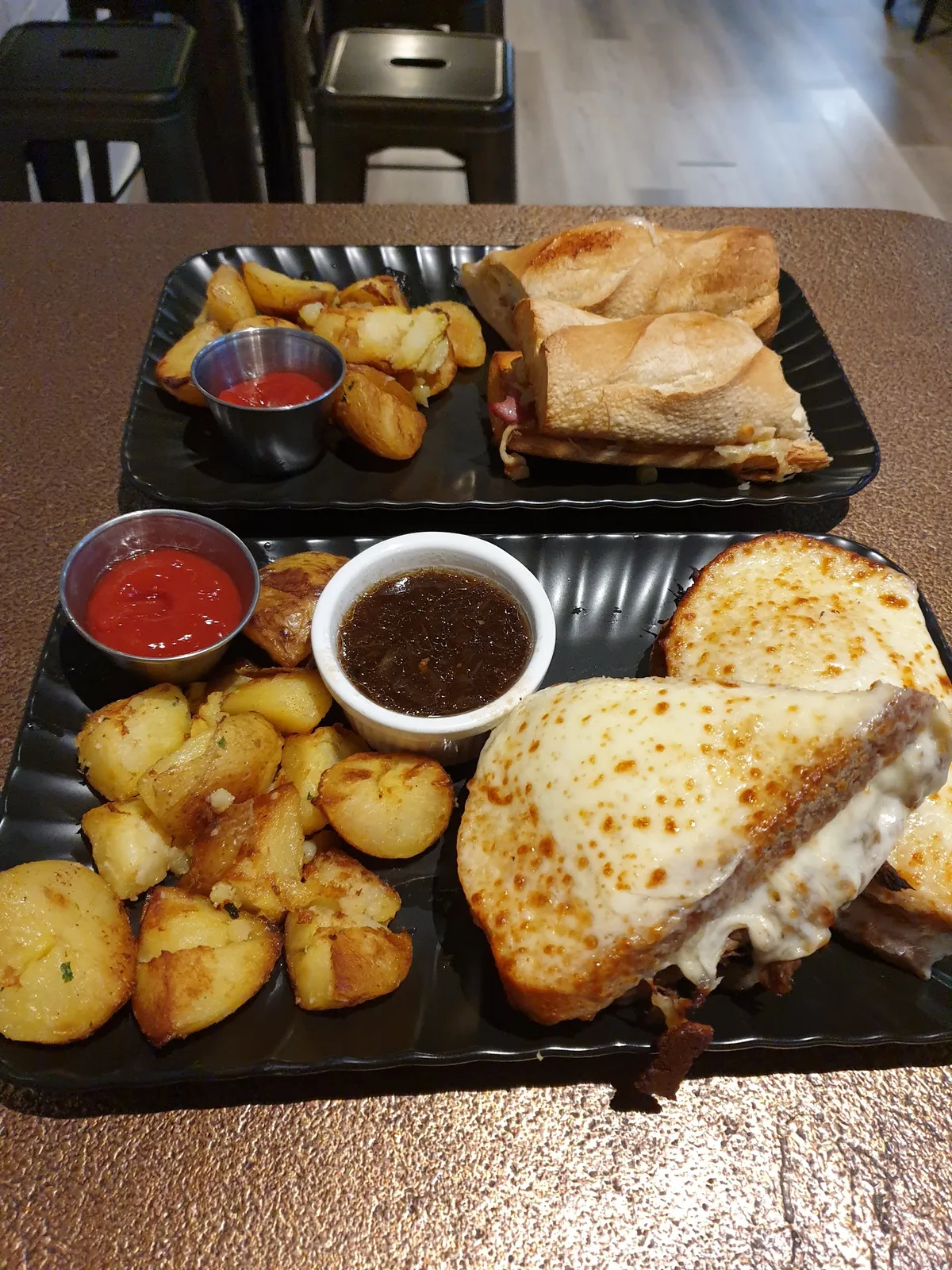 Lola’s Kitchen and Bar: Restaurant Food And Dining Photo