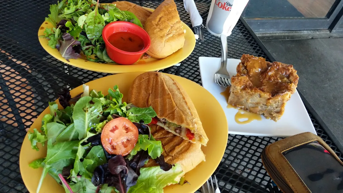 Euro Cafe: Restaurant Photograph