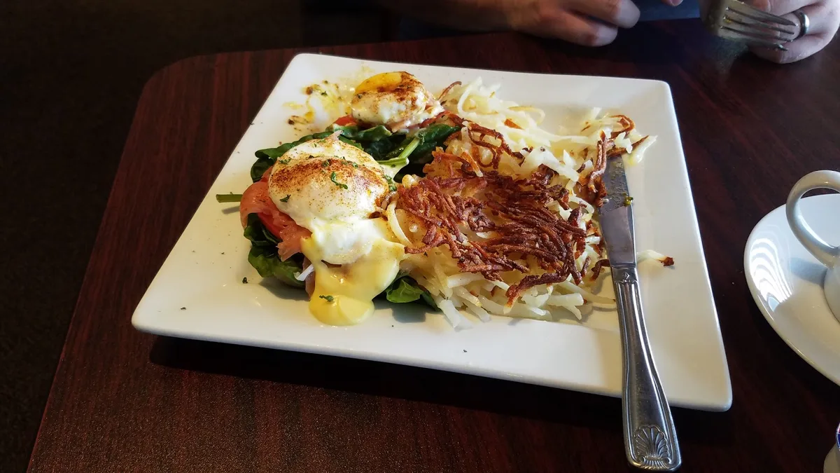 Cozy's Cafe: Restaurant Food And Dining Photo