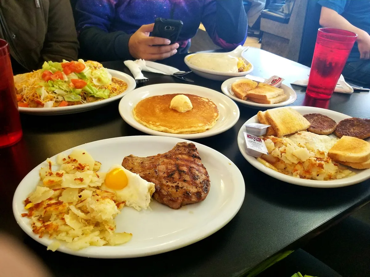 Pete's Cafe: Restaurant Food And Dining Photo