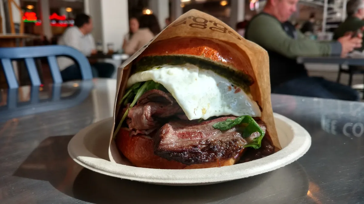 Eggslut: Restaurant Photograph