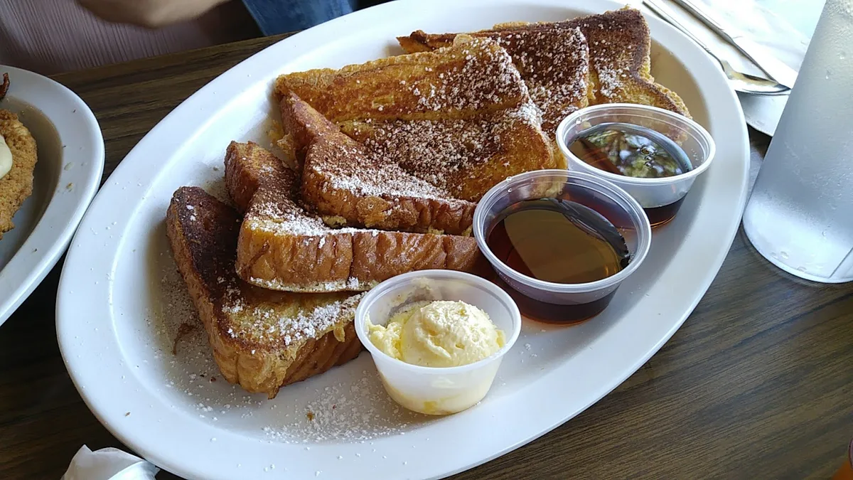 Iron Skillet Restaurant: Restaurant Food And Dining Photo