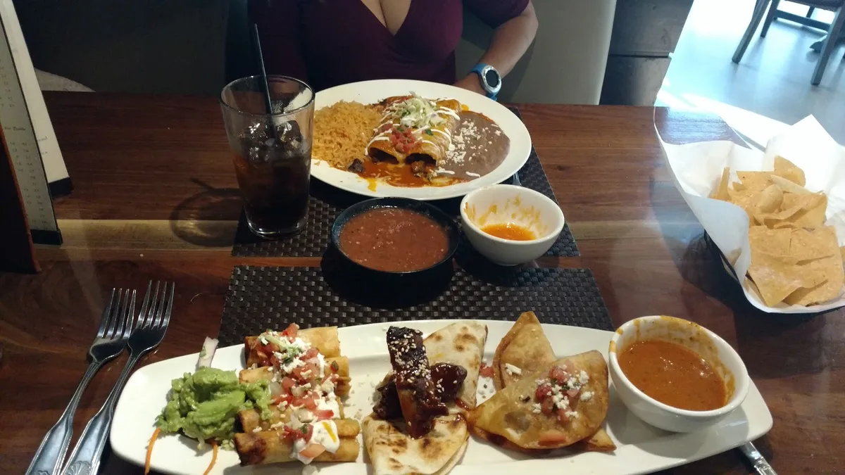 Luna Modern Mexican Kitchen: Restaurant Food And Dining Photo