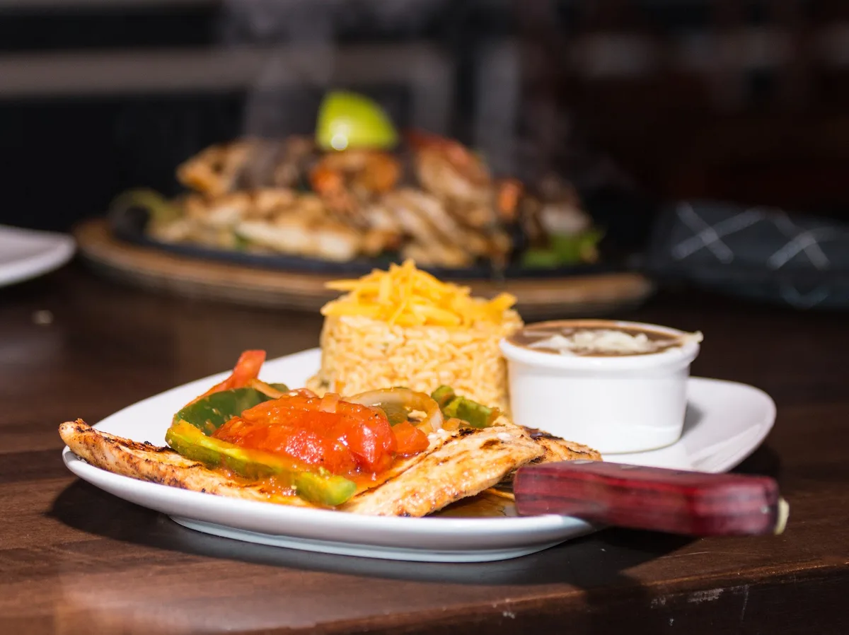 Mission Dupont Circle: Restaurant Photograph