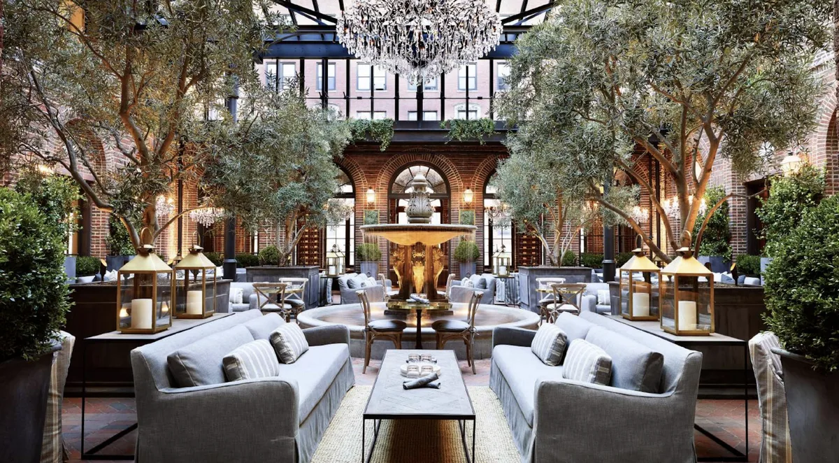 3 Arts Club Cafe at RH Chicago: 3 Arts Club Café: Restaurant Photograph