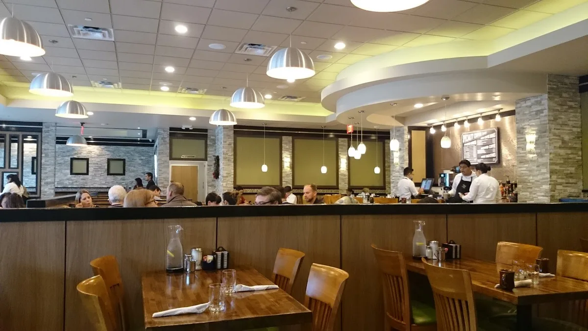Le Peep - Memorial City: Restaurant Photograph