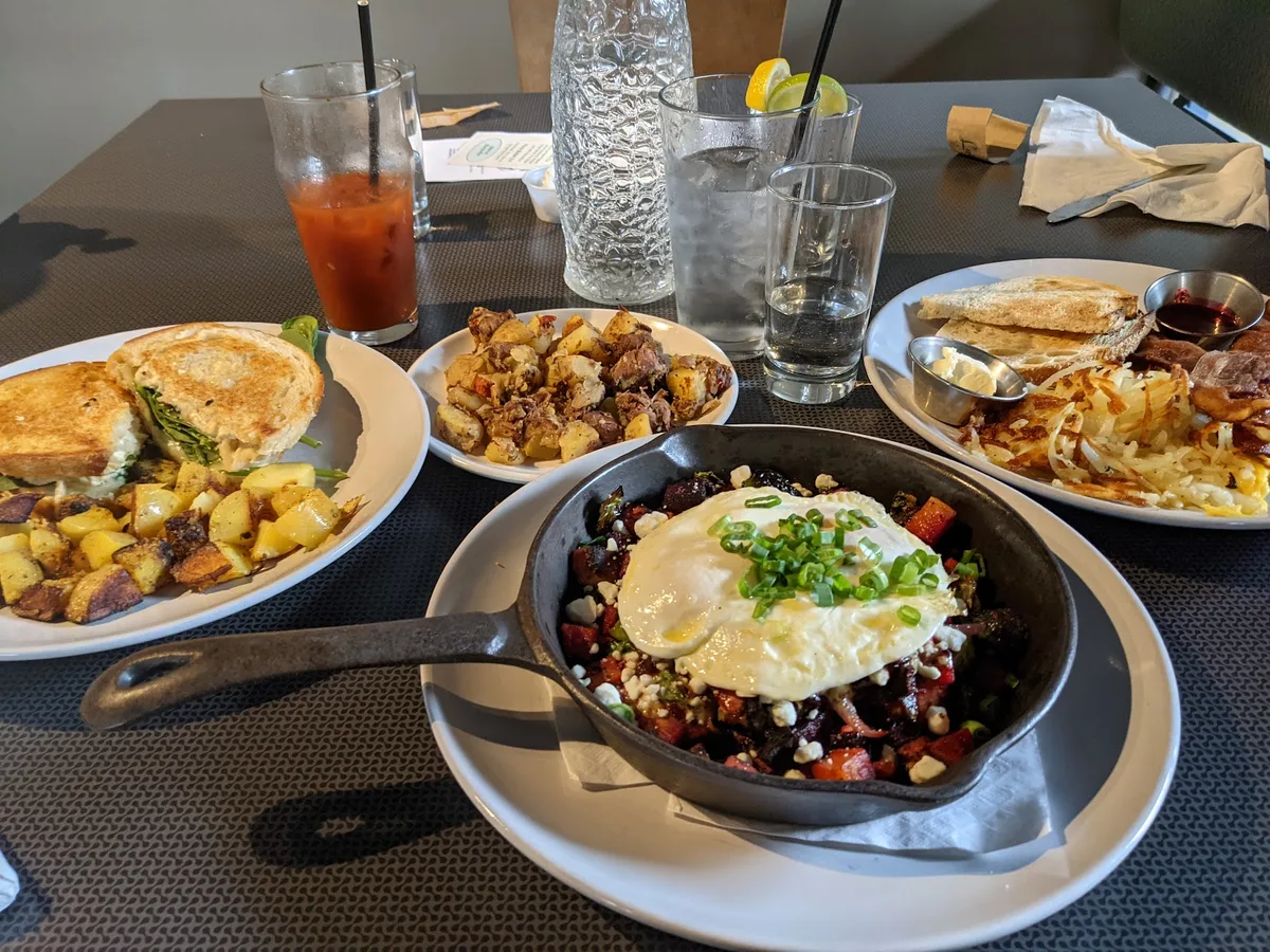 Lucy's: Restaurant Photograph