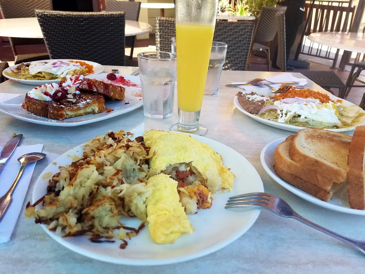 The Broken Yolk Cafe: Restaurant Photograph