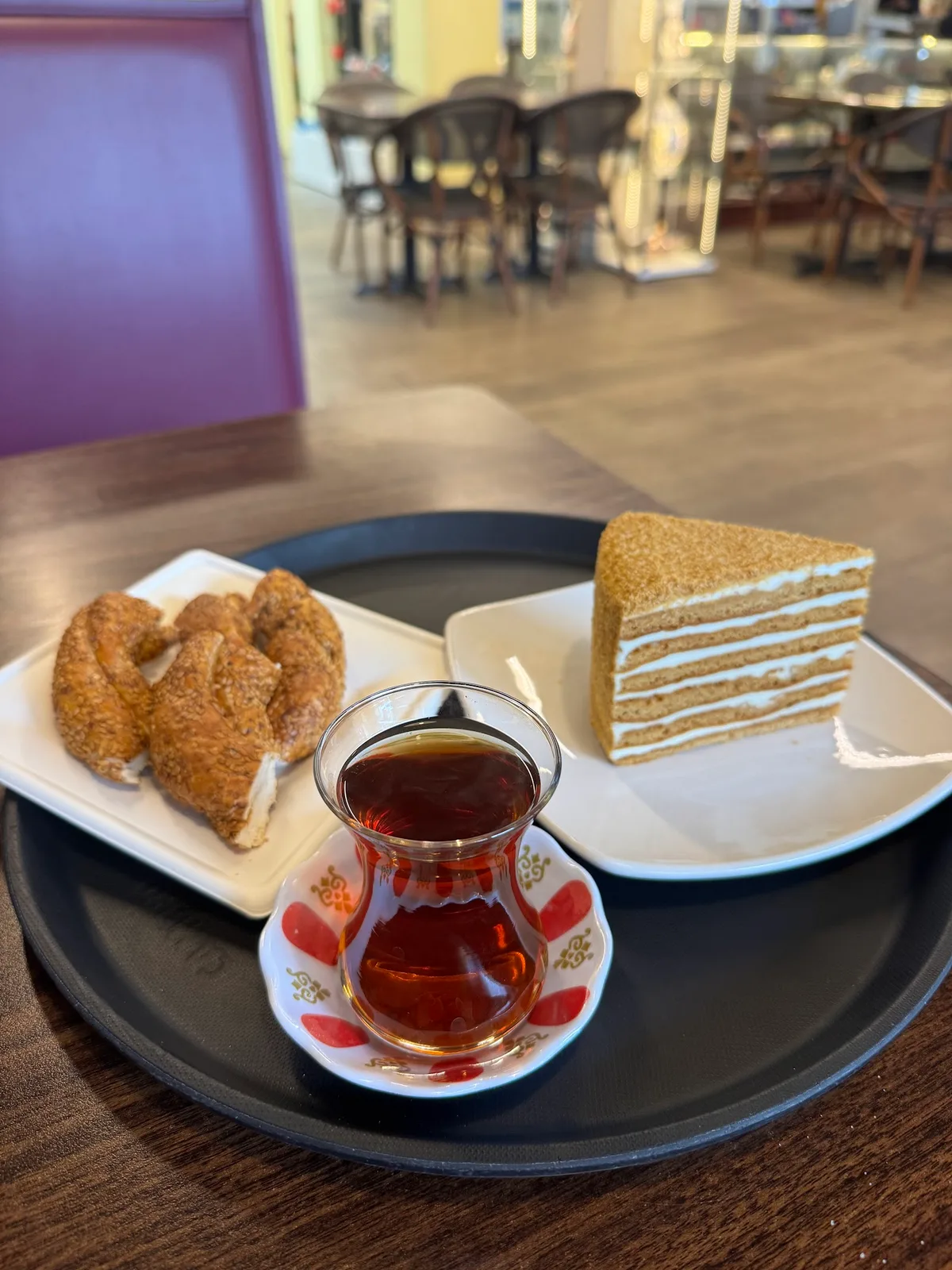 ANT Bookstore and Cafe: Restaurant Photograph