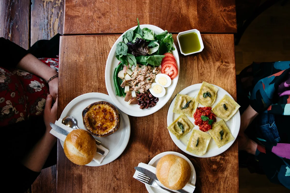 La Baguette: Restaurant Food And Dining Photo