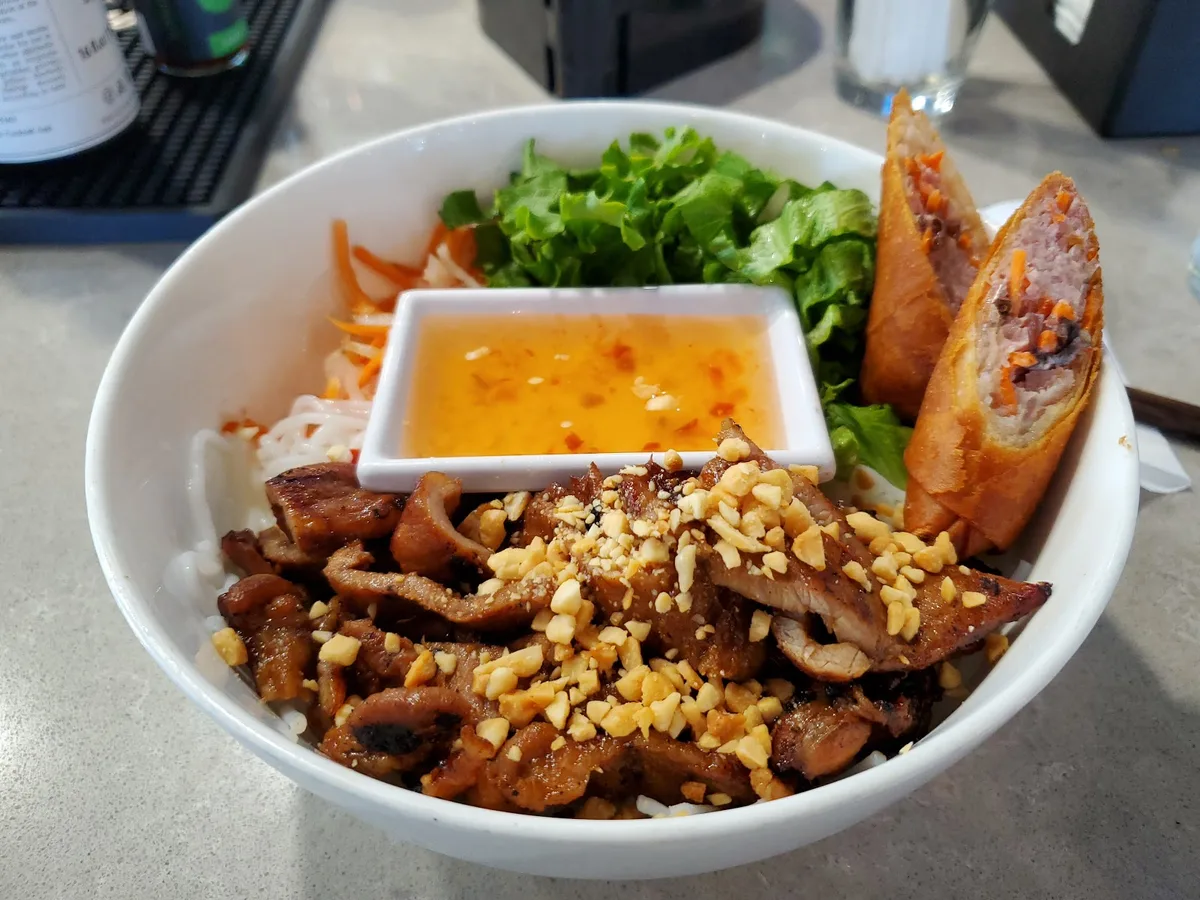 Four Sisters - A Taste of Vietnam: Restaurant Food And Dining Photo
