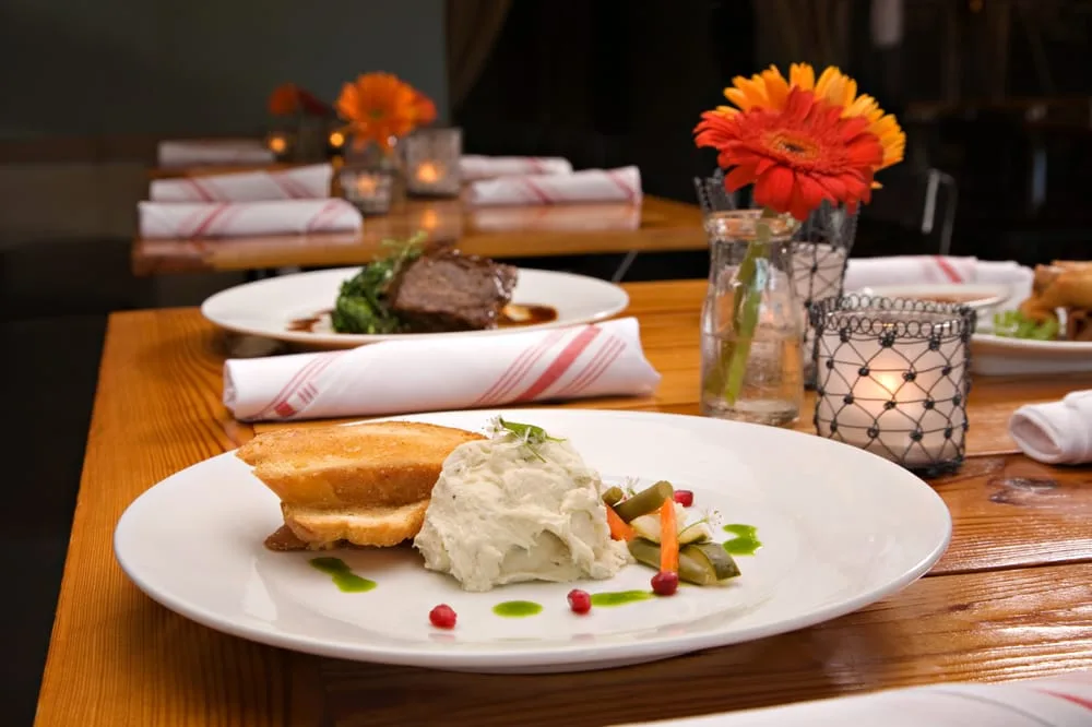 Plates Neighborhood Kitchen: Restaurant Food And Dining Photo