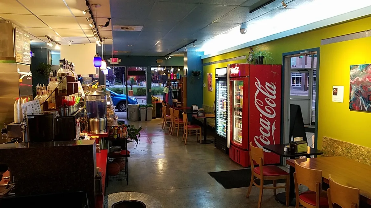 Midnight Sun Cafe: Restaurant Photograph