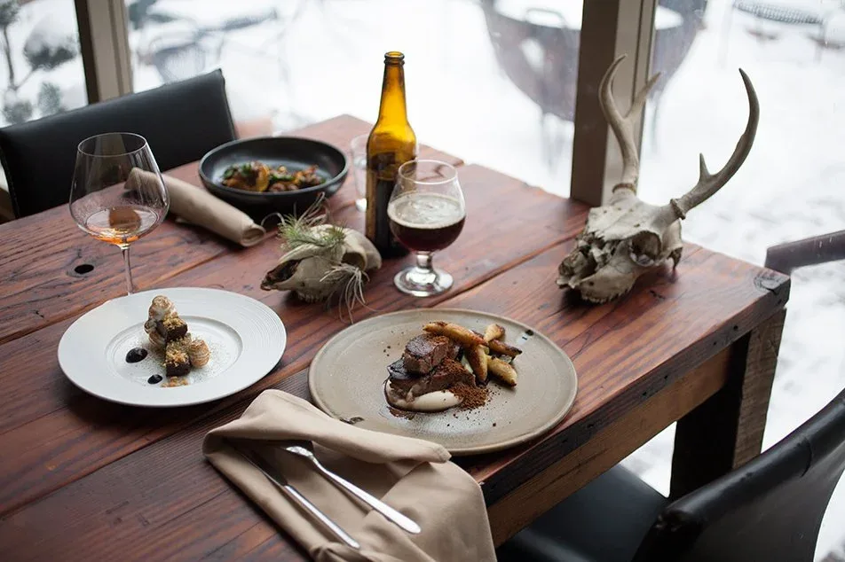 Table, Donkey and Stick: Restaurant Photograph