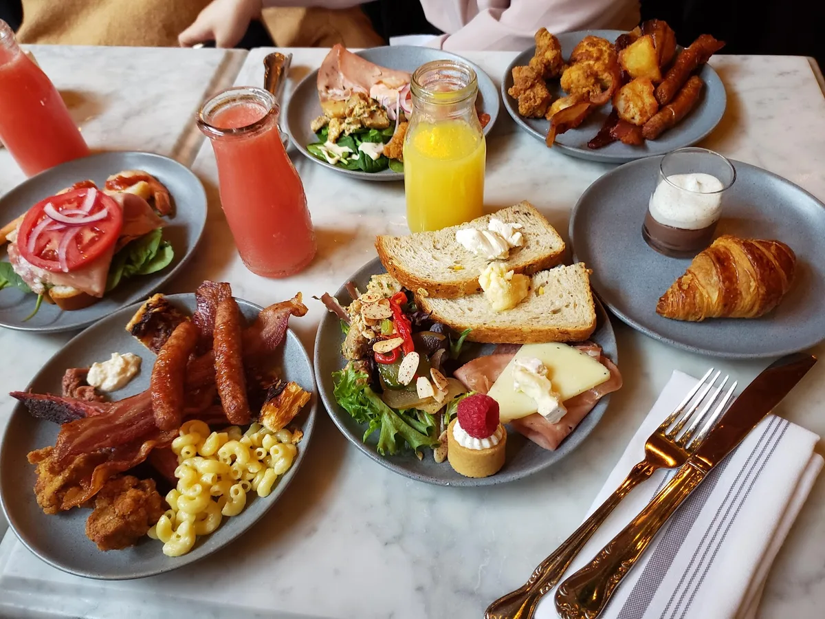 Harp & Crown: Restaurant Photograph
