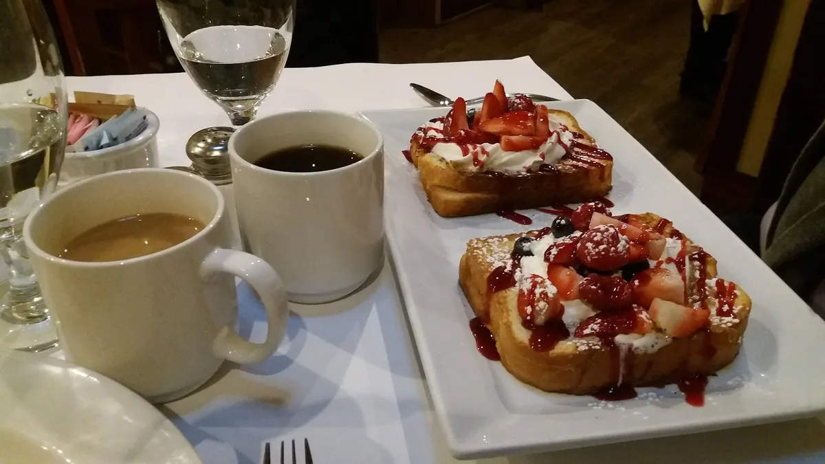 Sunny Side Up Breakfast & Lunch: Restaurant Photograph
