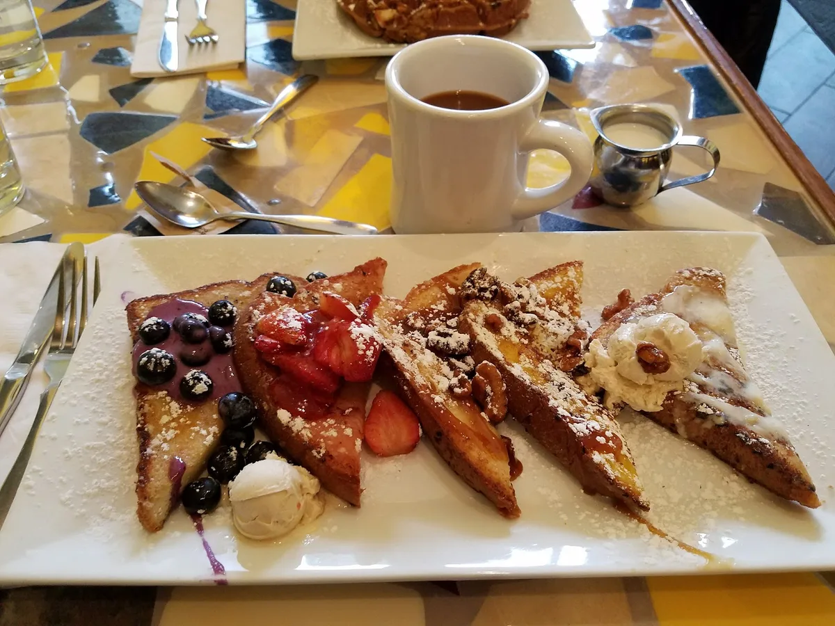 Batter & Berries: Restaurant Photograph