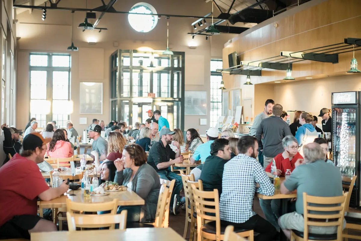 Falls Overlook Cafe: Restaurant Photograph