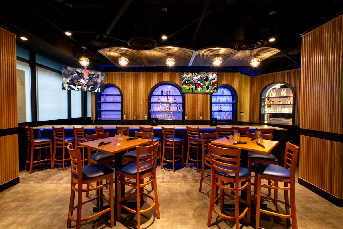 The Admiral: Restaurant Photograph