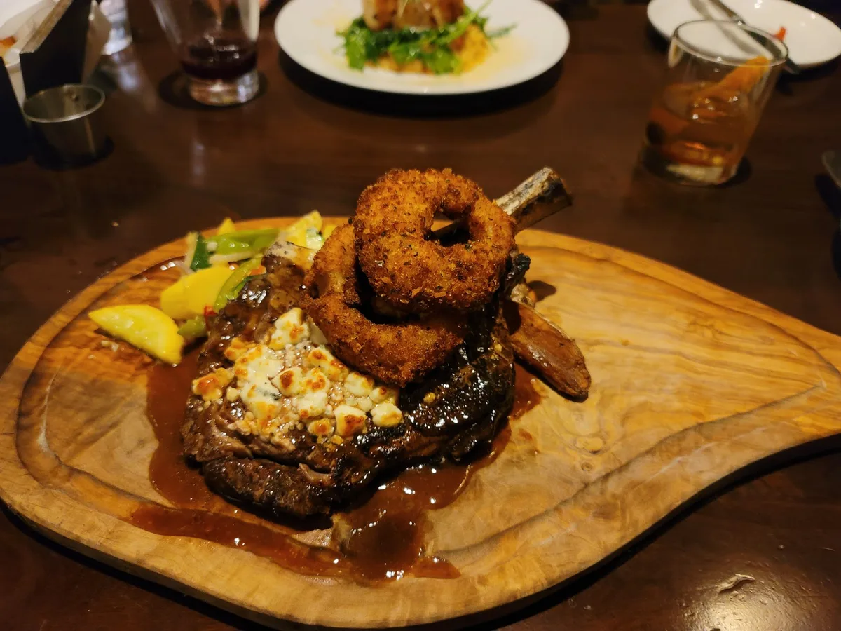Five Restaurant: Restaurant Food And Dining Photo