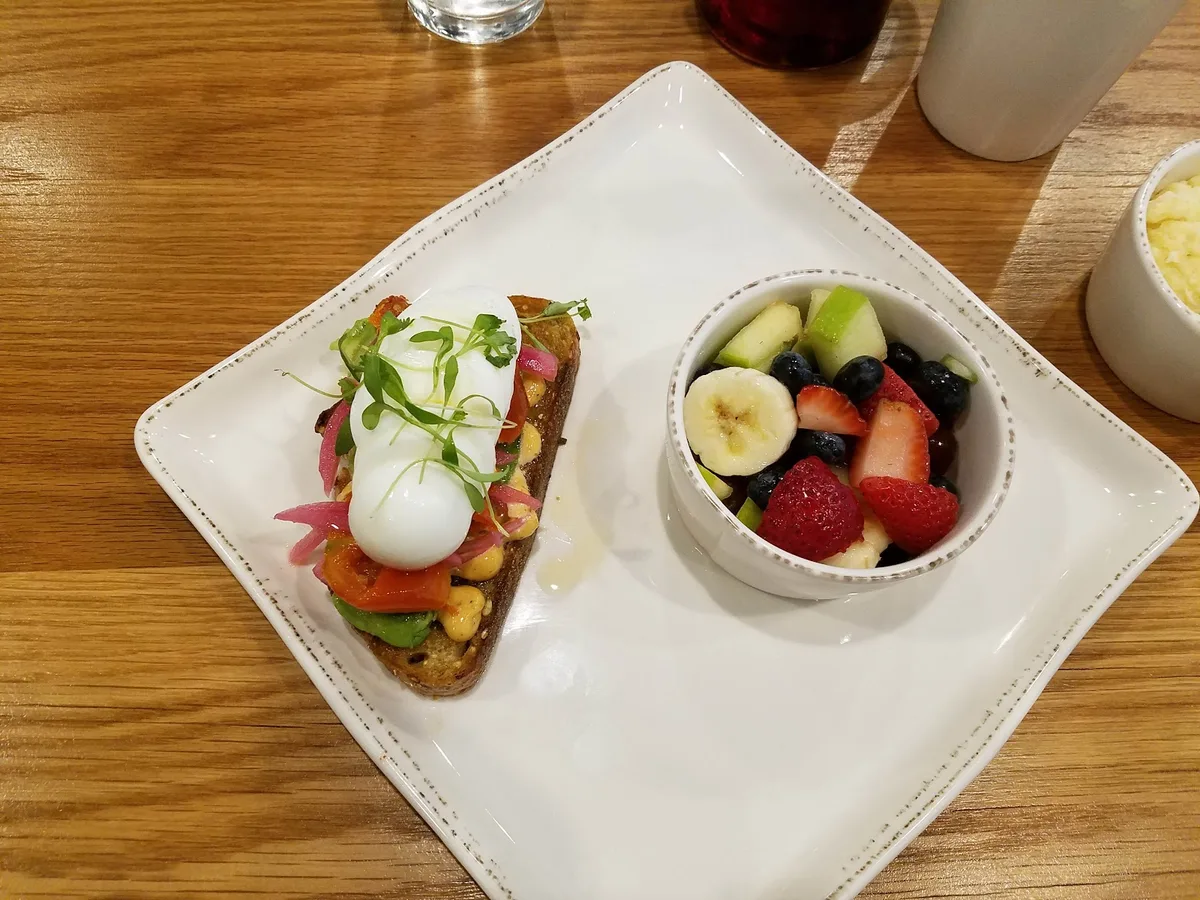 Good Evans Breakfast & Lunch: Restaurant Food And Dining Photo