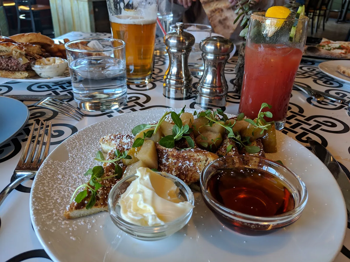 7th & Carson: Restaurant Photograph