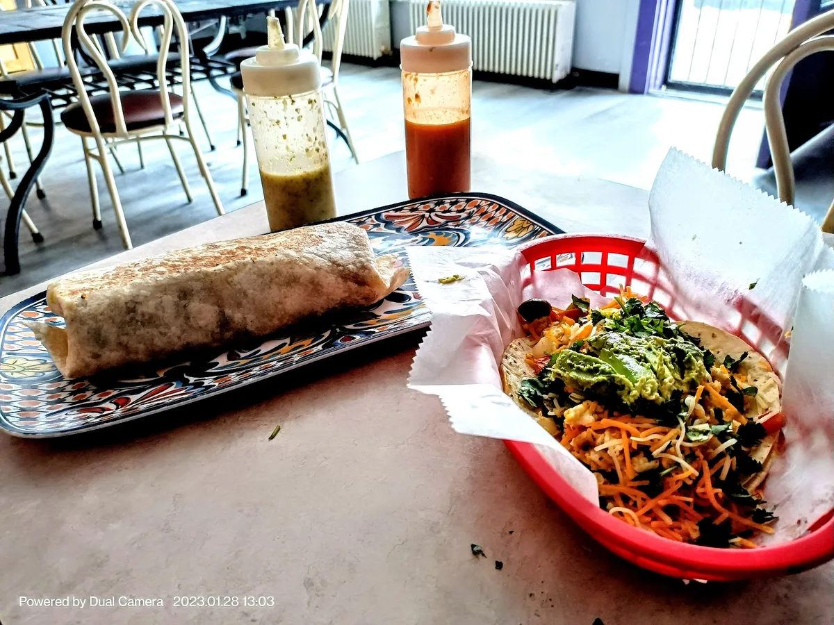 Lowrider Cafe: Restaurant Photograph