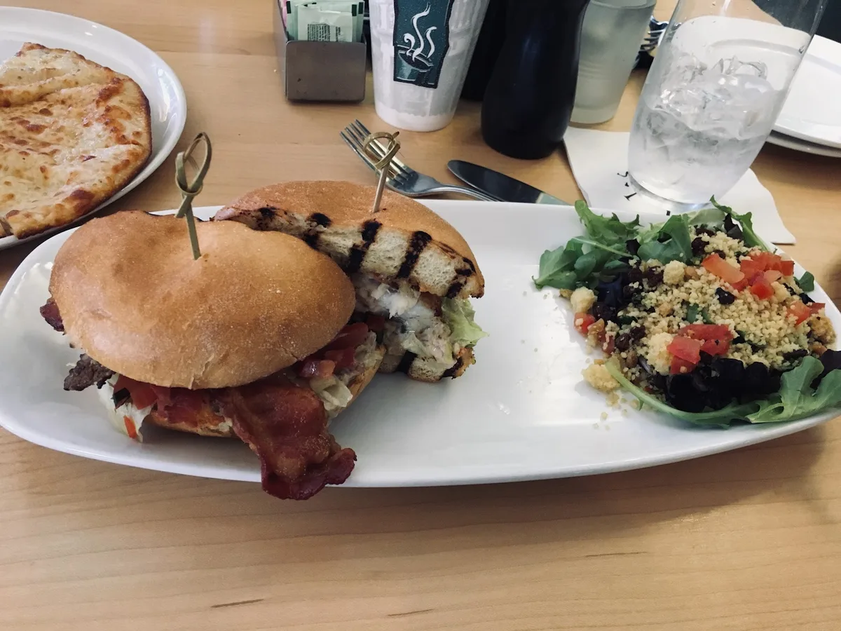bb's restaurant and bar: Restaurant Photograph