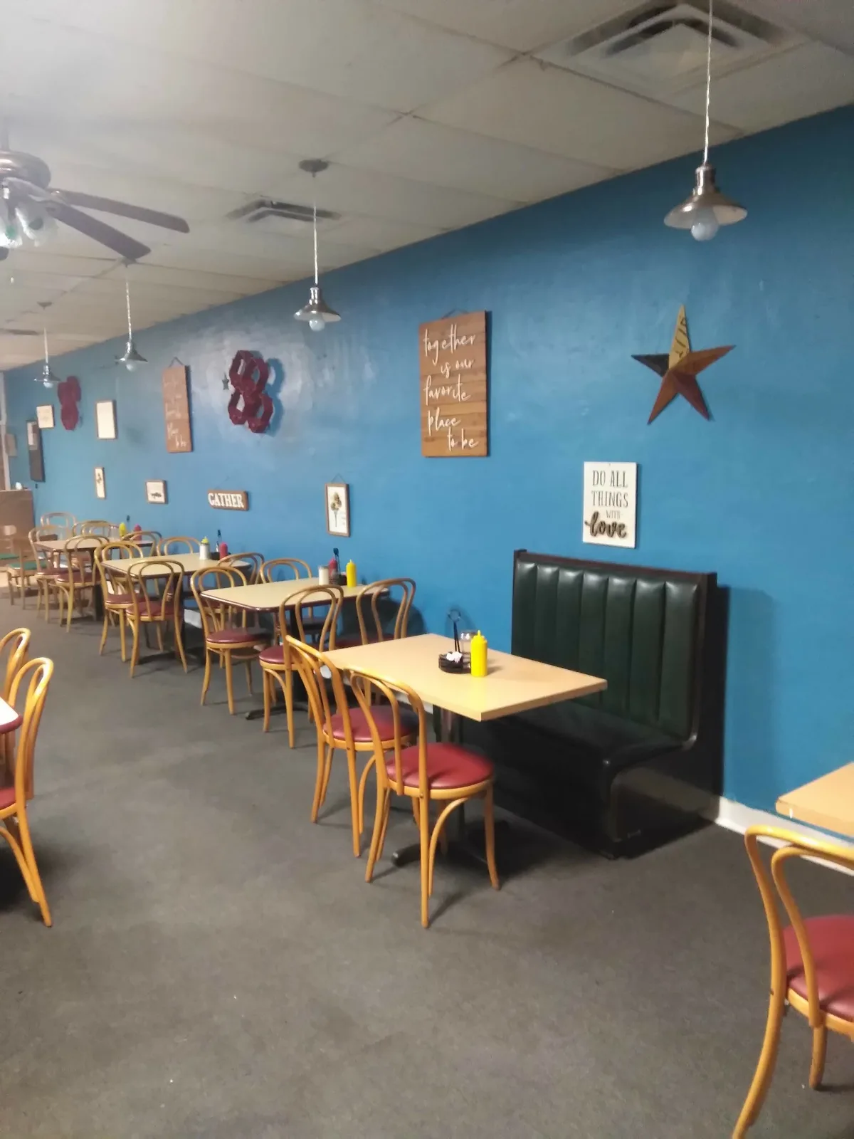 Uncle Settle's Fish Chicken and More: Restaurant Food And Dining Photo
