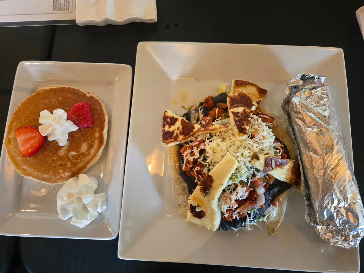 Sierra Luna: Restaurant Photograph