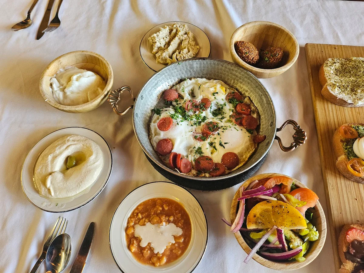 Rayoog Cafe: Restaurant Photograph