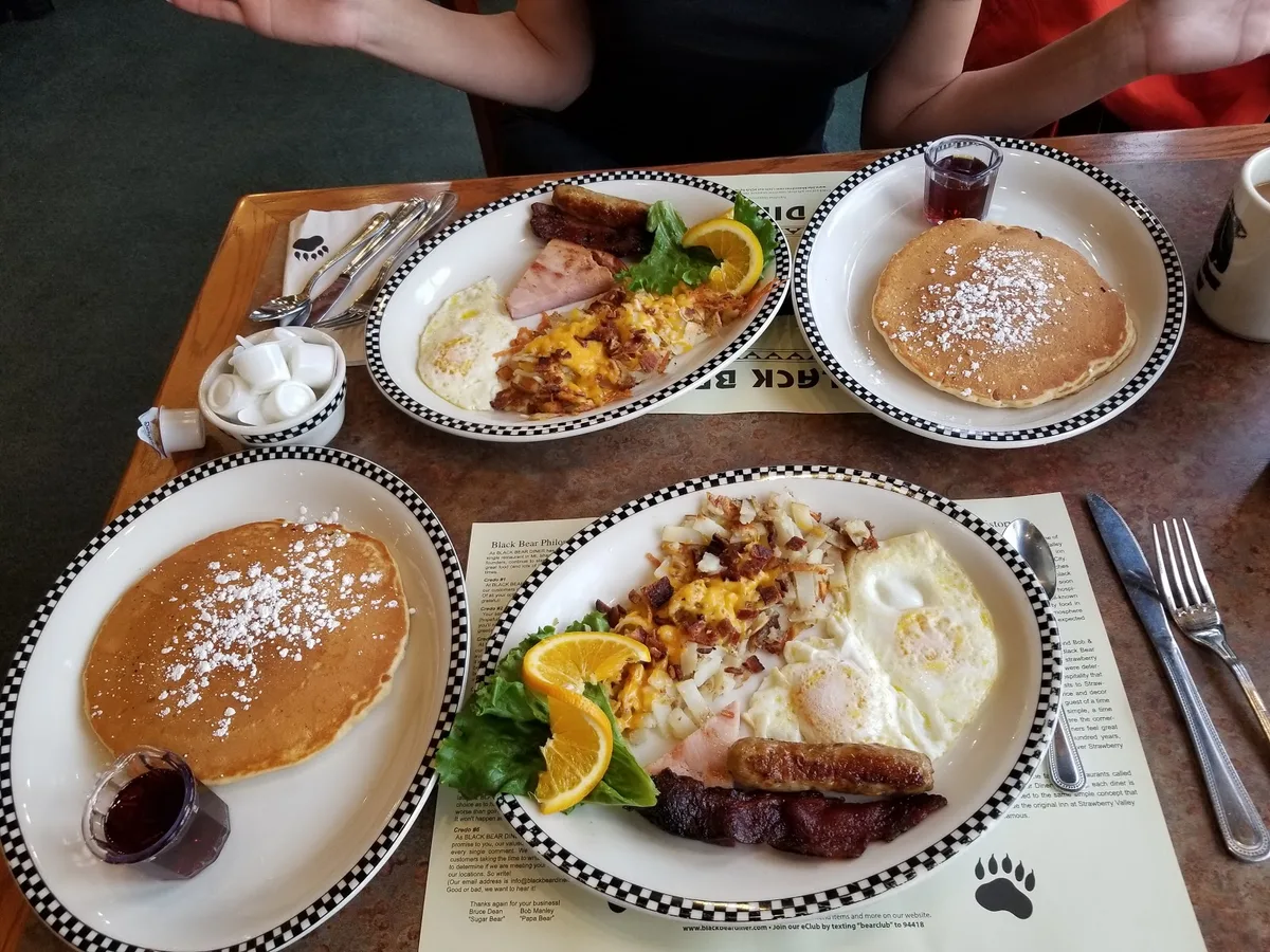 Black Bear Diner Henderson: Restaurant Food And Dining Photo