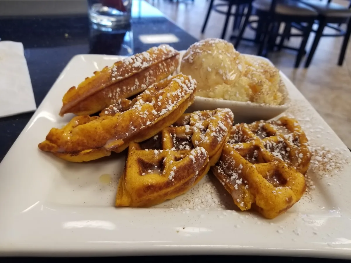Bros Breakfast Lunch and Dinner: Restaurant Food And Dining Photo