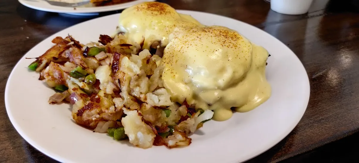 Willy's Eatery: Restaurant Food And Dining Photo