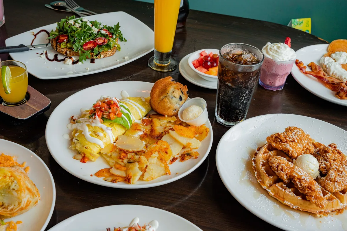 Broken Yolk Cafe: Restaurant Photograph