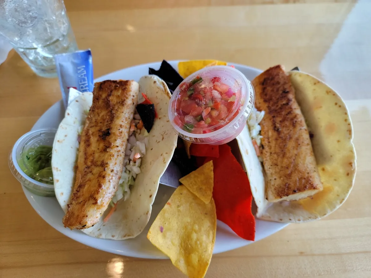 Surf Rider East Beach: Restaurant Food And Dining Photo